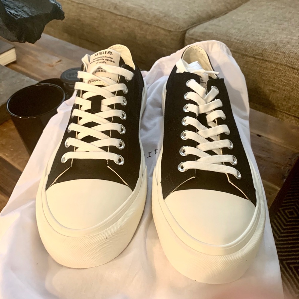 Article No. low tops Size (10)